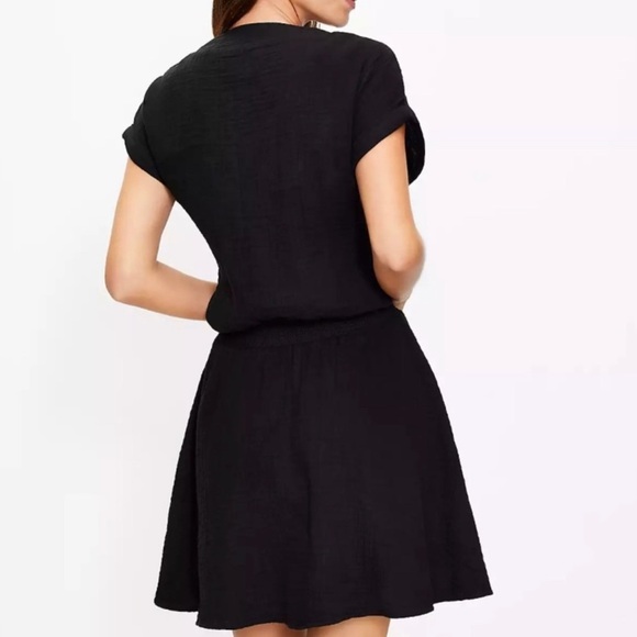 Lou & Grey | Triple Cloth V-Neck Pocket Black Dress, NWT - Picture 7 of 15